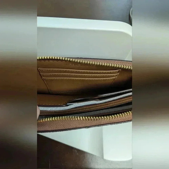 NWT Michael Kors Jet Set Pale Peanut Multi Wallet - Picture 3 of 11